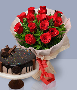Kitkat Cake With Roses Bouquet