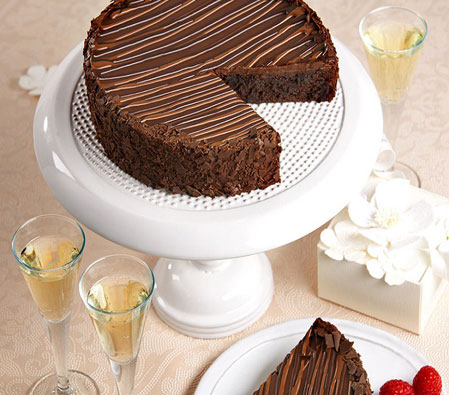 Chocolate Brownie Cake | YippiiGift