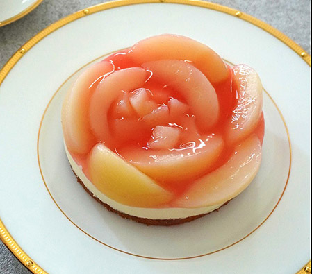 Tinned peach upside-down cake | Tesco Real Food