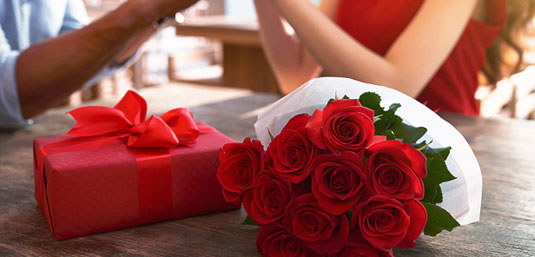 Send Handcrafted flowers and gifts in Qatar